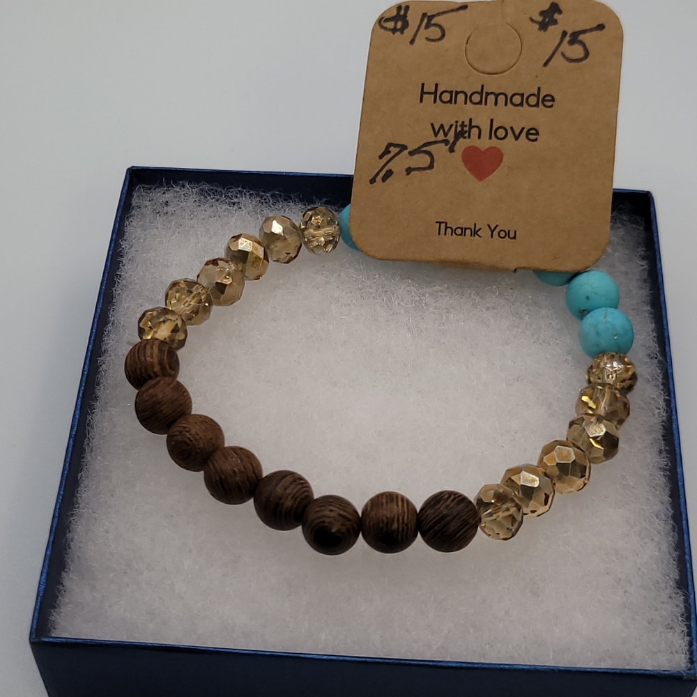 Women beaded bracelet